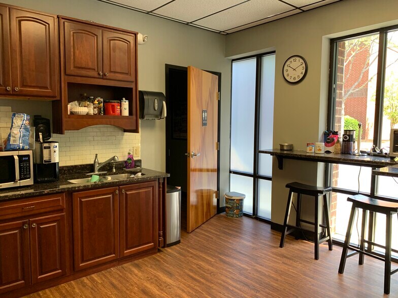 More Photos Of 1880 W Oak Pky, Marietta Loft Creative Space For Lease