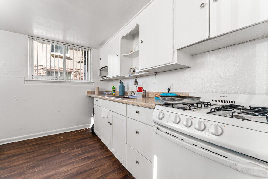 More Photos Of 1435 Depew St, Lakewood Apartments For Sale