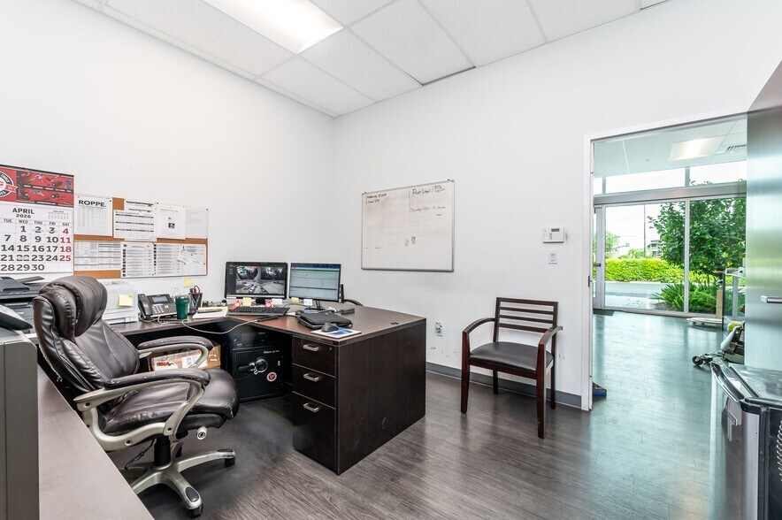 More Photos Of 475 N Cleary Rd, West Palm Beach Warehouse For Lease