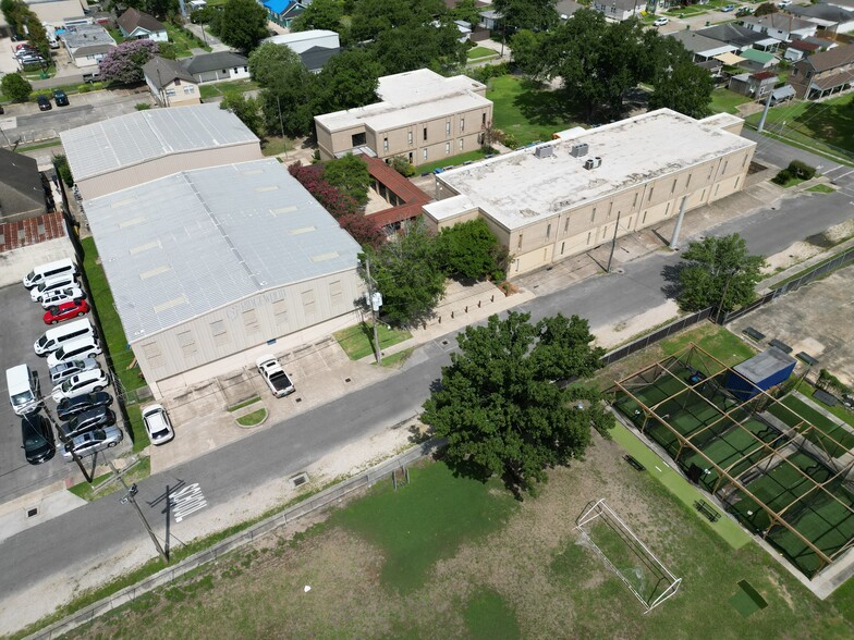 Primary Photo Of 201 Pasadena Ave, Metairie Baseball Field For Sale