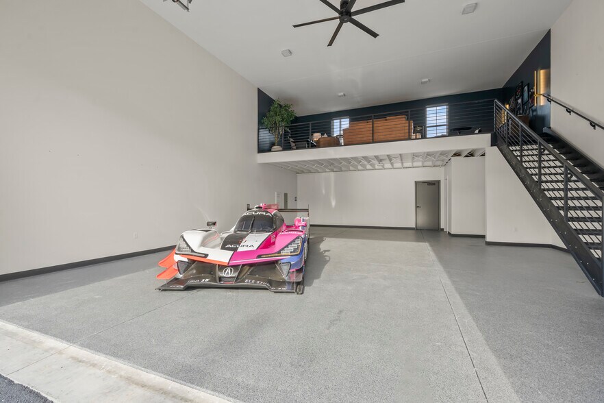 More Photos Of 4477 34th Ave, Cincinnati Self Storage For Sale