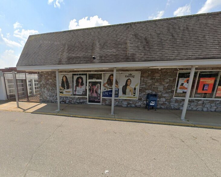 More Photos Of 2303-2321 Michigan, Michigan City Unknown For Lease