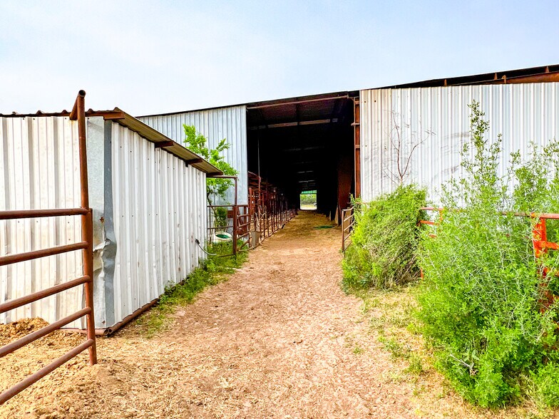 More Photos Of 4901 Eagle Pass Rd, Abilene Warehouse For Sale