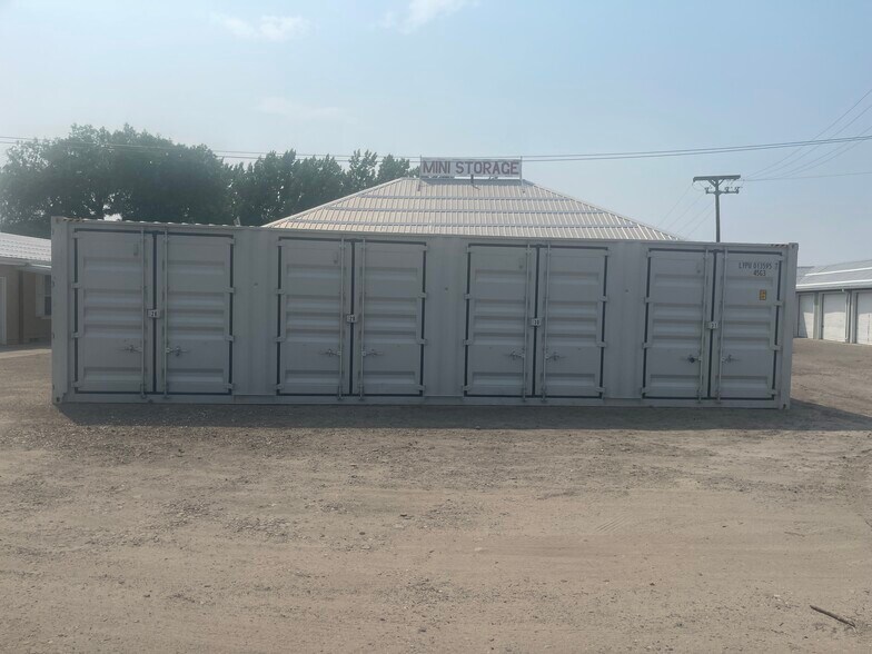 More Photos Of 482 SE 1st Ave, Ontario Self Storage For Sale