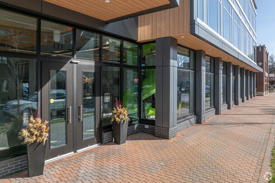 More Photos Of 171 College Ave, Holland Medical For Lease