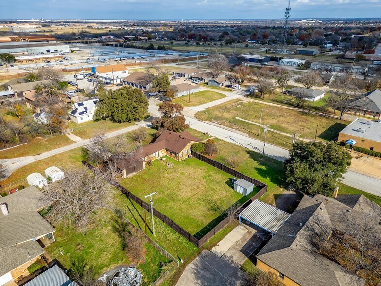 More Photos Of 113 N Tarrant St, Crowley Office For Sale