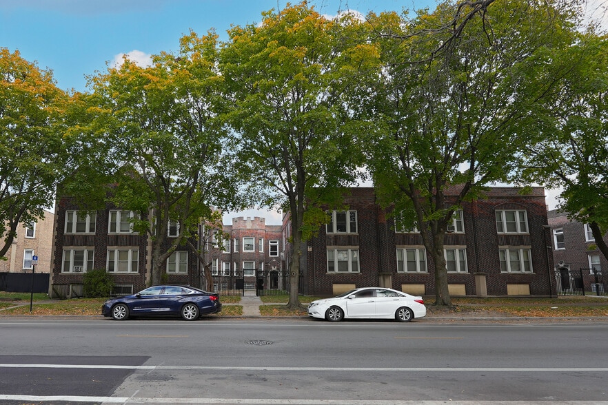 More Photos Of , Chicago Multifamily For Sale