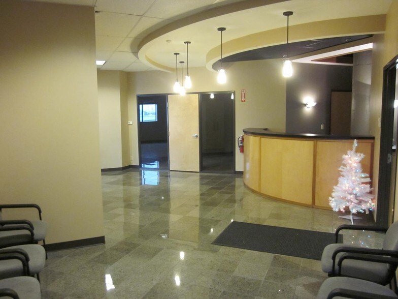 More Photos Of 55 S State Ave, Indianapolis Light Distribution For Lease