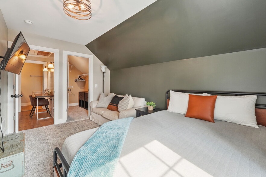 More Photos Of 1300 Preacher Campbell Rd, Clarkesville Multifamily For Sale