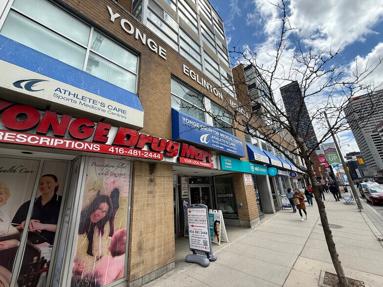 Primary Photo Of 2401 Yonge St, Toronto Medical For Lease