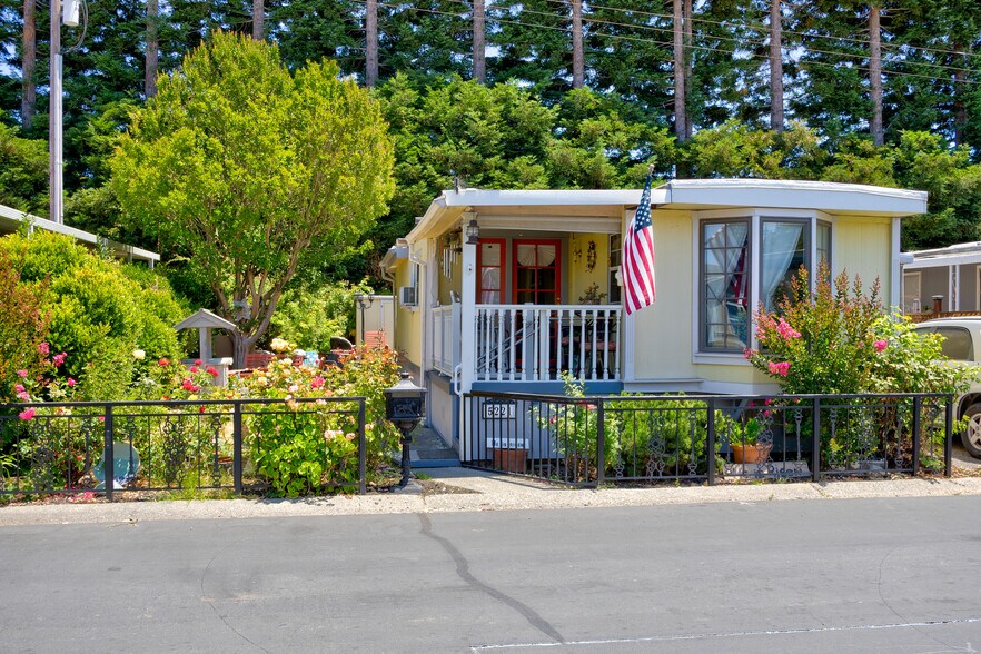 More Photos Of 5250 Whispering Creek Dr, Santa Rosa Manufactured Housing Mobile Home Park For Sale