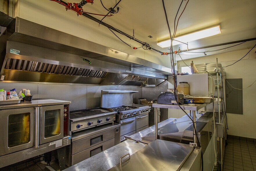 More Photos Of 231 E Main St, Trinidad Bar For Sale