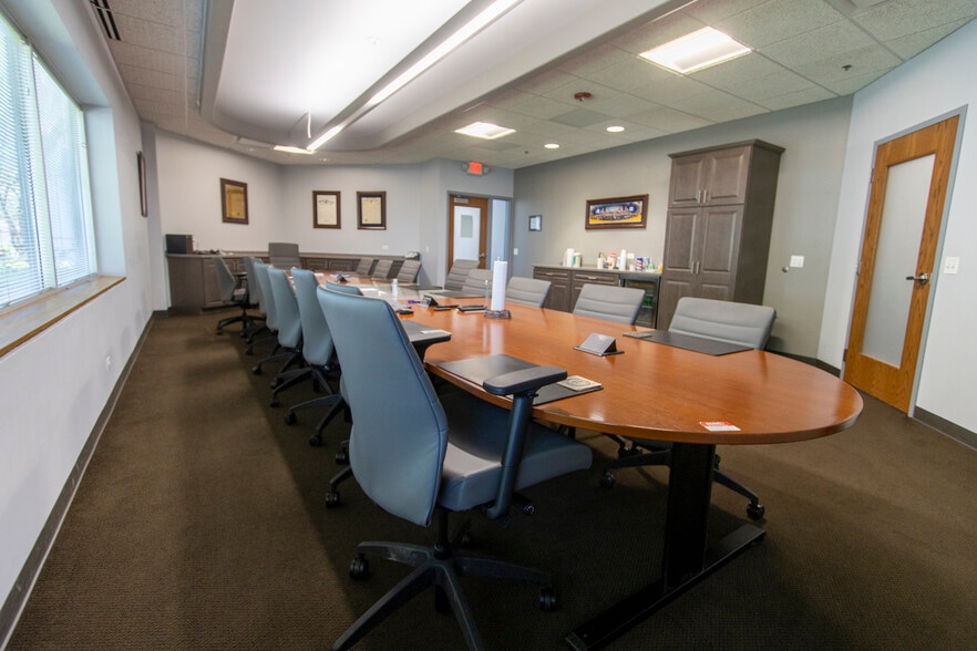 More Photos Of 205 Alexandra Way, Carol Stream Industrial For Sale