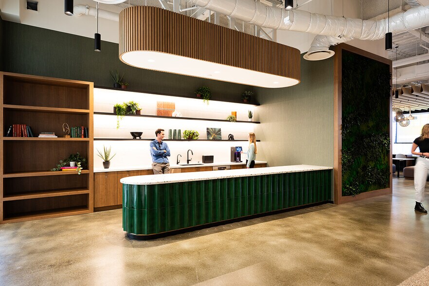 More Photos Of 200 N Pacific Coast Hwy, El Segundo Office For Lease