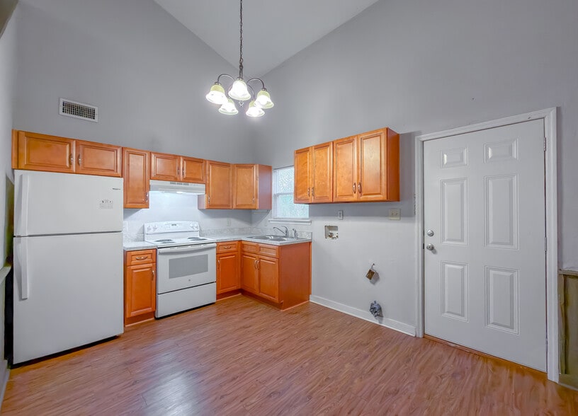 More Photos Of , Tallahassee Multifamily For Sale