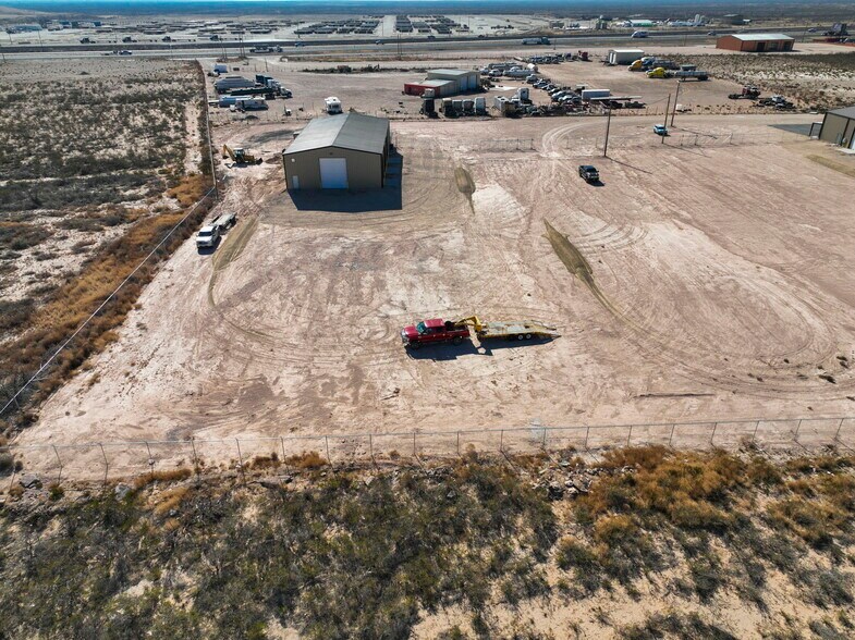 More Photos Of 14010 W Silver Fox Trl, Odessa Warehouse For Lease