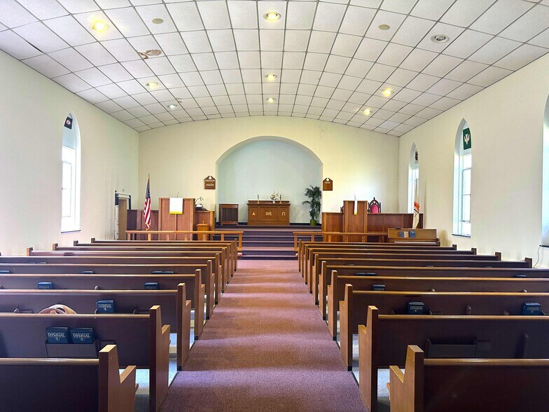 Primary Photo Of 306 Clinton St, Delaware City Religious Facility For Sale