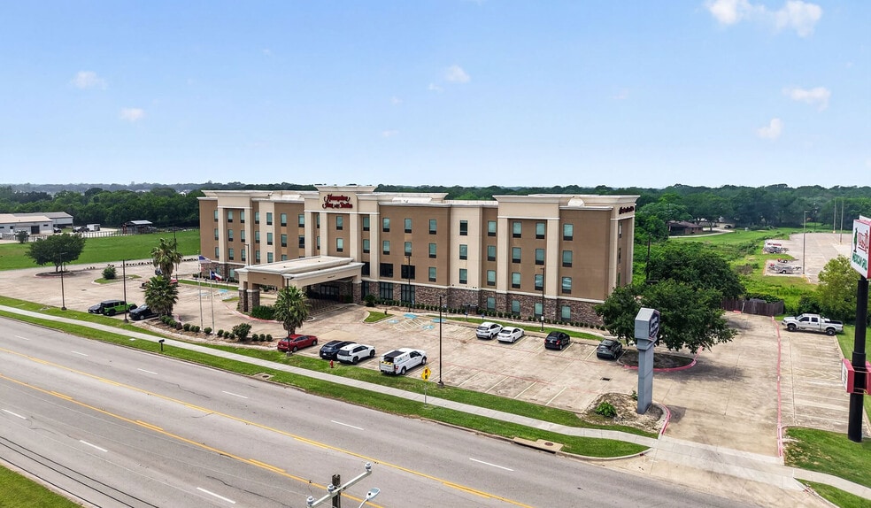 More Photos Of 4617 7th St, Bay City Hotel For Sale