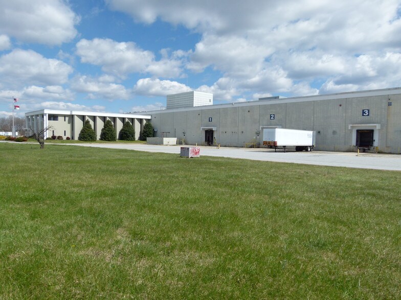 More Photos Of 515 Mid South Dr, Salisbury Manufacturing For Lease