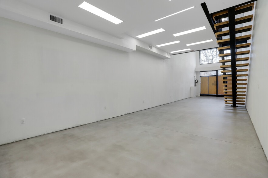 More Photos Of 719-723 Forest Ave, Staten Island Storefront For Lease