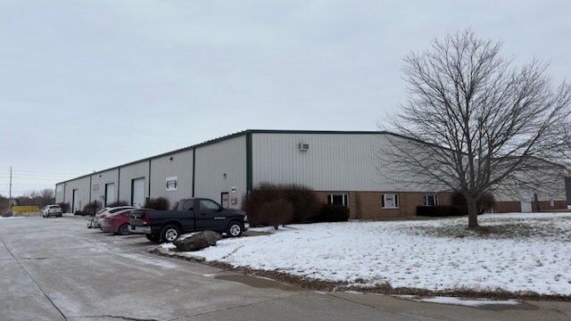 More Photos Of 2902 Gill St, Bloomington Light Manufacturing For Sale
