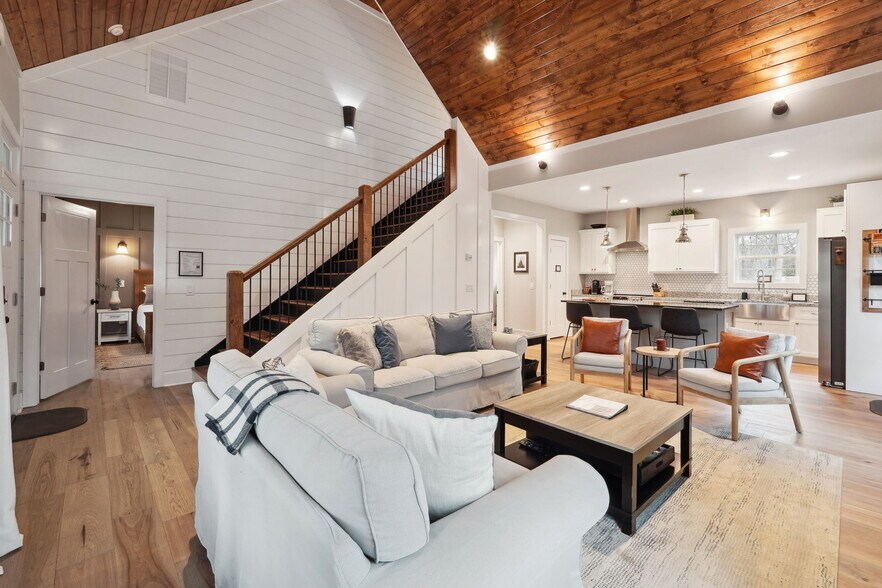 More Photos Of 1300 Preacher Campbell Rd, Clarkesville Multifamily For Sale