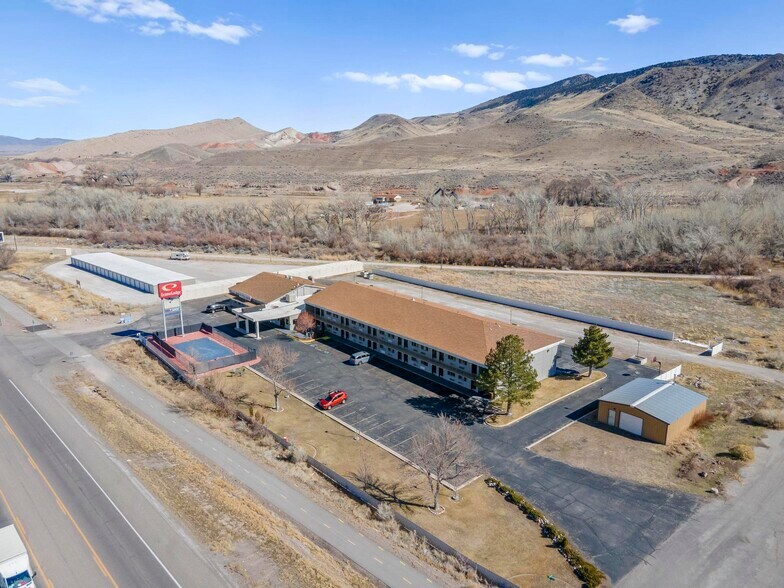 More Photos Of 1225 S State St, Salina Hotel For Sale