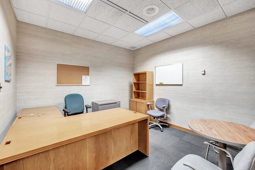 More Photos Of 1100 Employers Blvd, De Pere Office For Lease