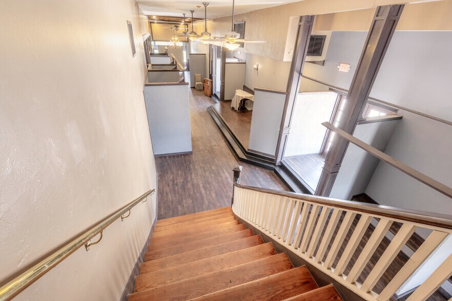 More Photos Of 230 S Beach St, Daytona Beach Storefront For Lease