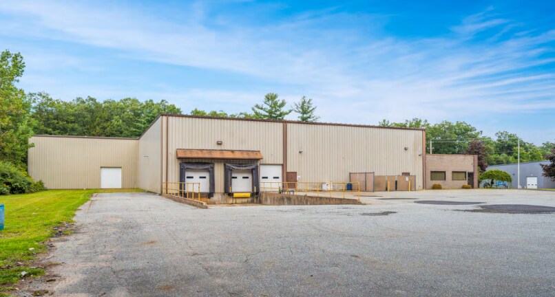 More Photos Of 77 Servistar Industrial Way, Westfield Warehouse For Lease