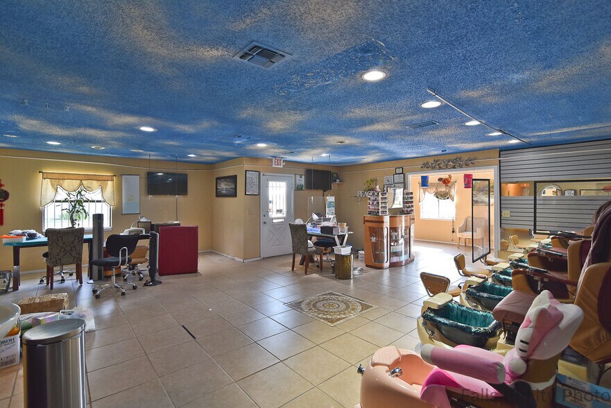 More Photos Of 4500 Kemp Blvd, Wichita Falls General Retail For Sale