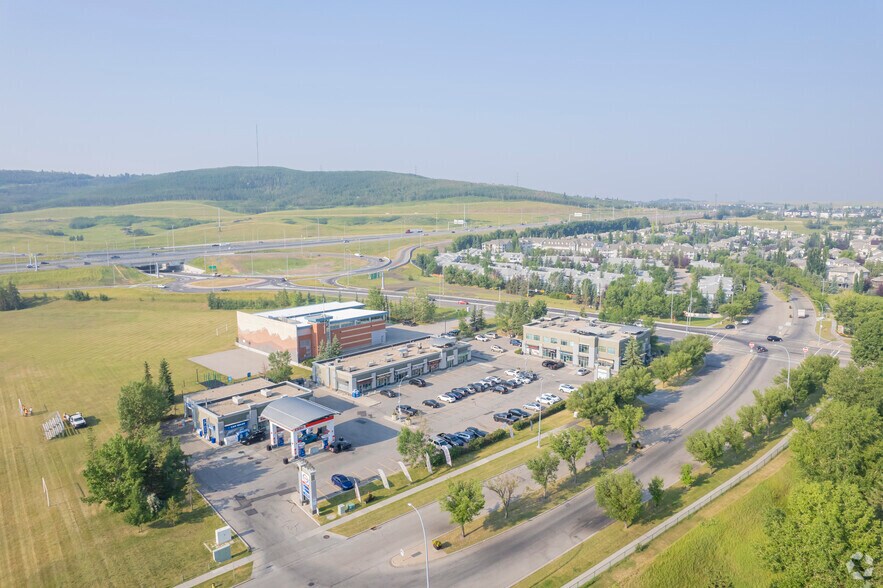 More Photos Of 11245 Valley Ridge Dr NW, Calgary General Retail For Lease