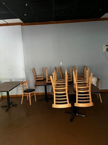 More Photos Of 4275 Camden Hwy, Dalzell Restaurant For Sale