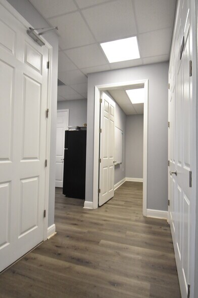 More Photos Of 1377 Providence Rd, Brandon Medical For Lease