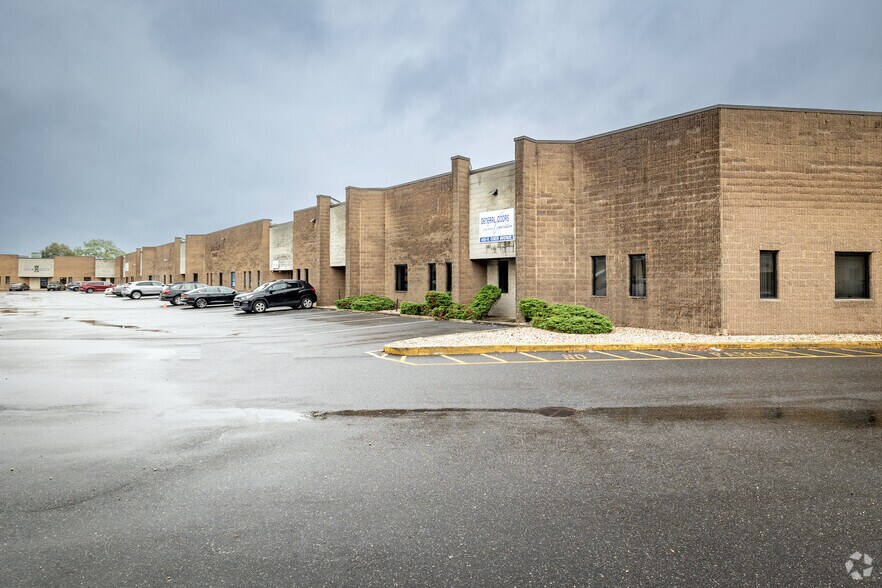 More Photos Of 415 Oser Ave, Hauppauge Warehouse For Lease