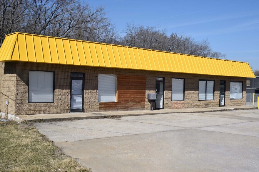 More Photos Of 5600 Raytown Rd, Raytown Office For Sale