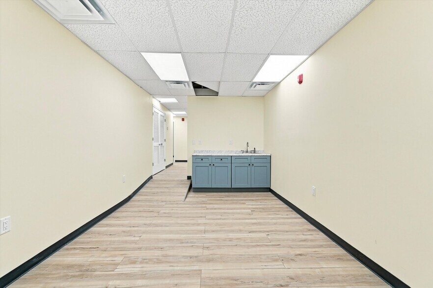 More Photos Of 119 E Lehigh Ave, Philadelphia Healthcare For Lease