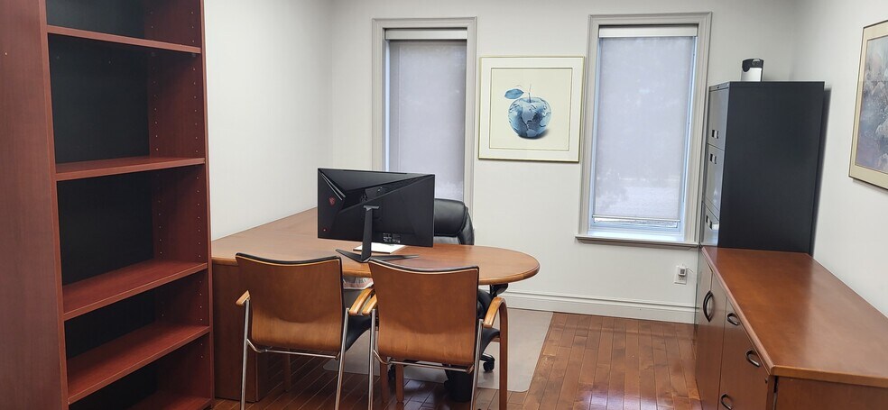 More Photos Of 30 Wertheim Ct, Richmond Hill Office Residential For Lease