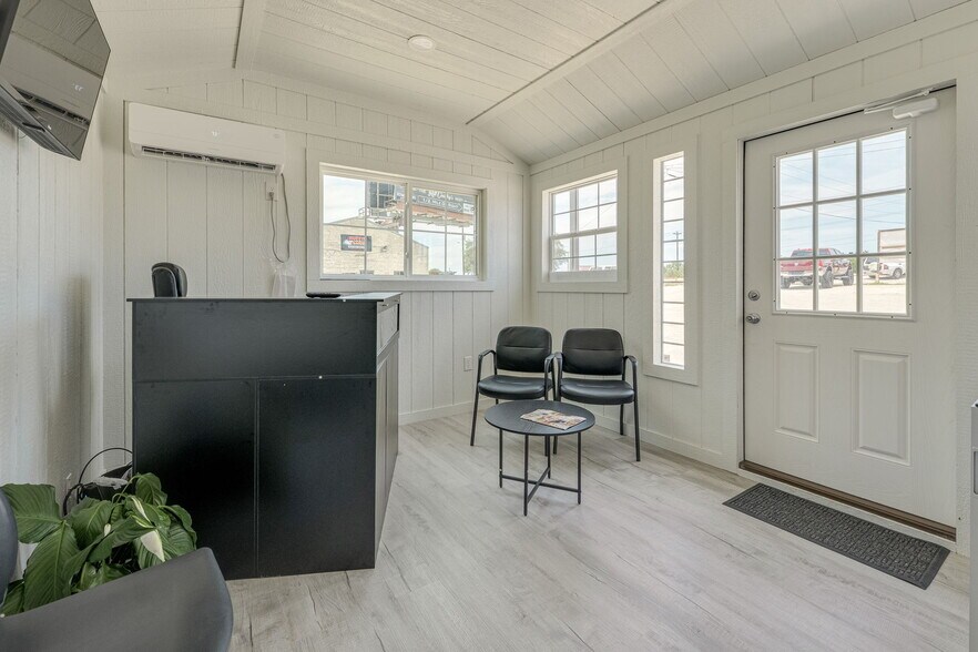 More Photos Of 21601 State Highway 71 W, Spicewood Land For Lease