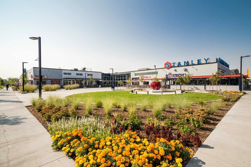 More Photos Of 2501 Dallas St, Aurora General Retail For Lease