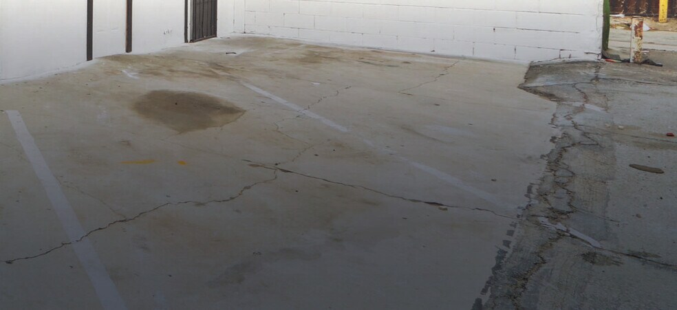 More Photos Of 609 W E St, Wilmington Apartments For Sale