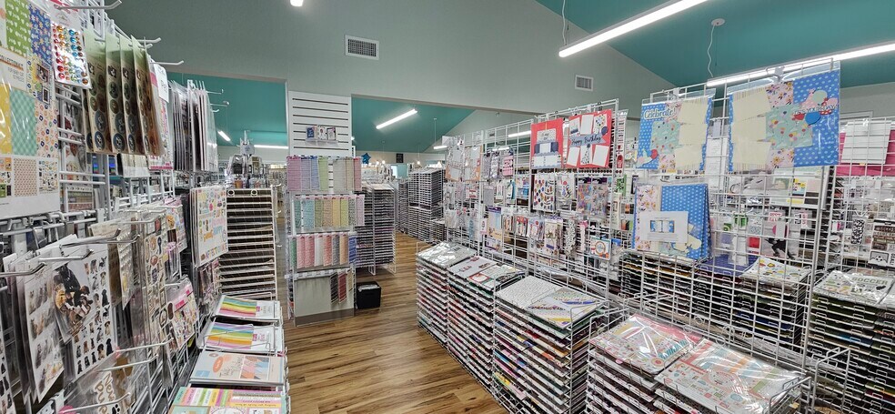 More Photos Of 2235 N Clairemont Ave, Eau Claire Freestanding For Sale