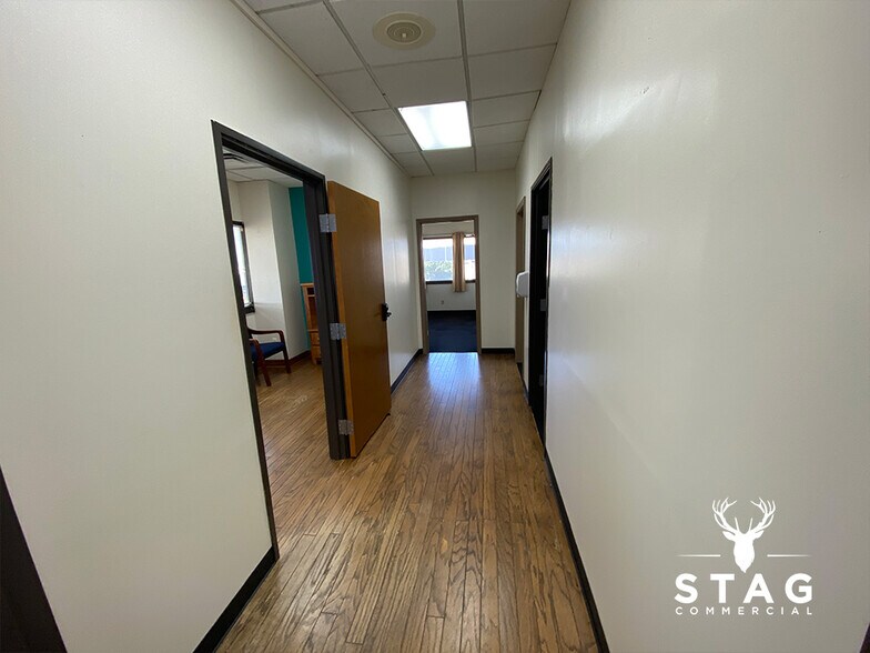More Photos Of 3901 Airport Fwy, Bedford Office For Lease
