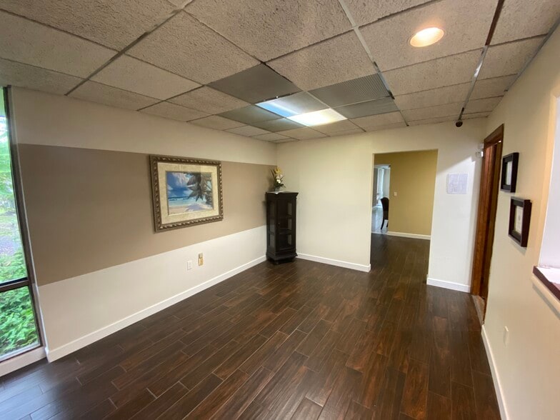 More Photos Of 1952 Bayshore Blvd, Dunedin Medical For Lease