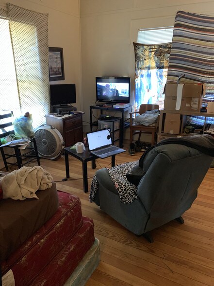 More Photos Of 158 E Colorado St, La Grange Apartments For Sale