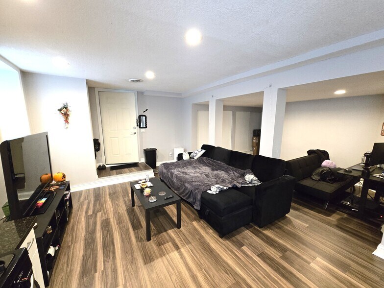 More Photos Of 2409 S Lyndale Ave, Minneapolis Multifamily For Sale