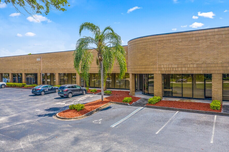 More Photos Of 751 North Dr, Melbourne Flex For Lease
