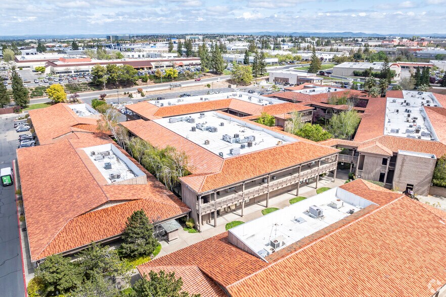 More Photos Of 151 N Sunrise Ave, Roseville Unknown For Lease