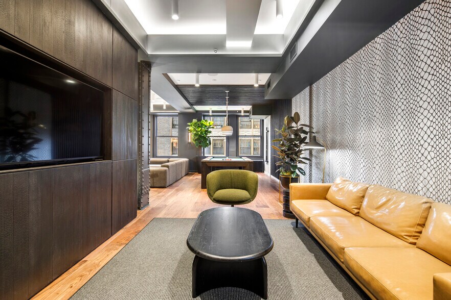 More Photos Of 132 W 31st St, New York Office For Sale