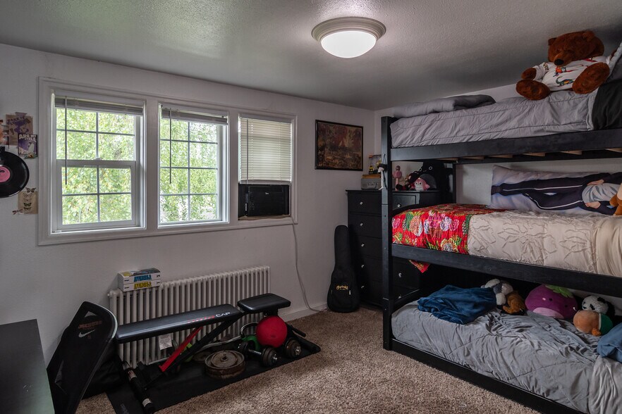 More Photos Of 435 NE Winchester St, Roseburg Multifamily For Sale